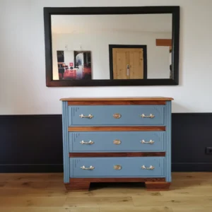 Commode ancienne en noyer