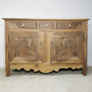 Buffet ancien en noyer