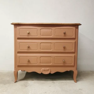 Commode ancienne en chêne