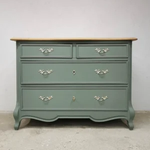 Commode ancienne en chêne