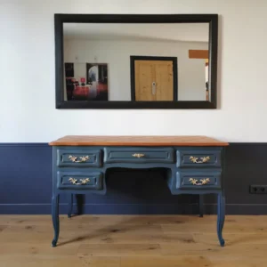 Bureau ancien en merisier