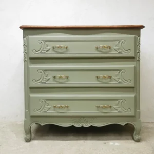 Commode ancienne en chêne